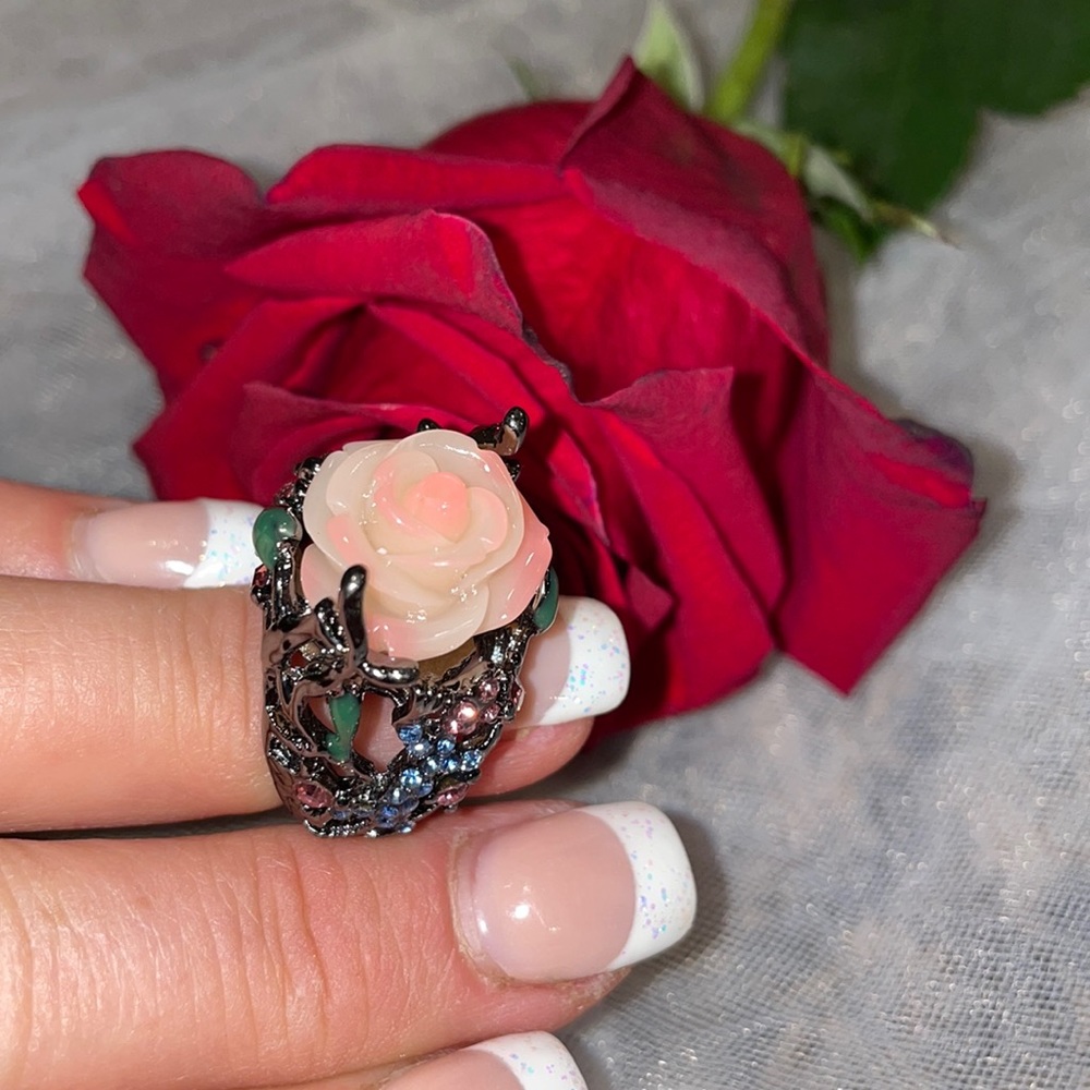 Beautiful RING  Rose design - Picture 3 of 10